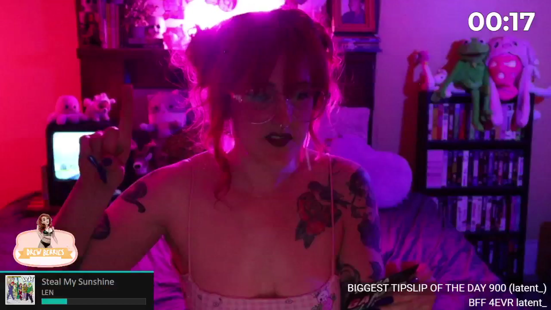 Gallery image thumbnail from DrewBerries's myfreecams stream on, 05/10/2024, 01:36 image 11 of 20
