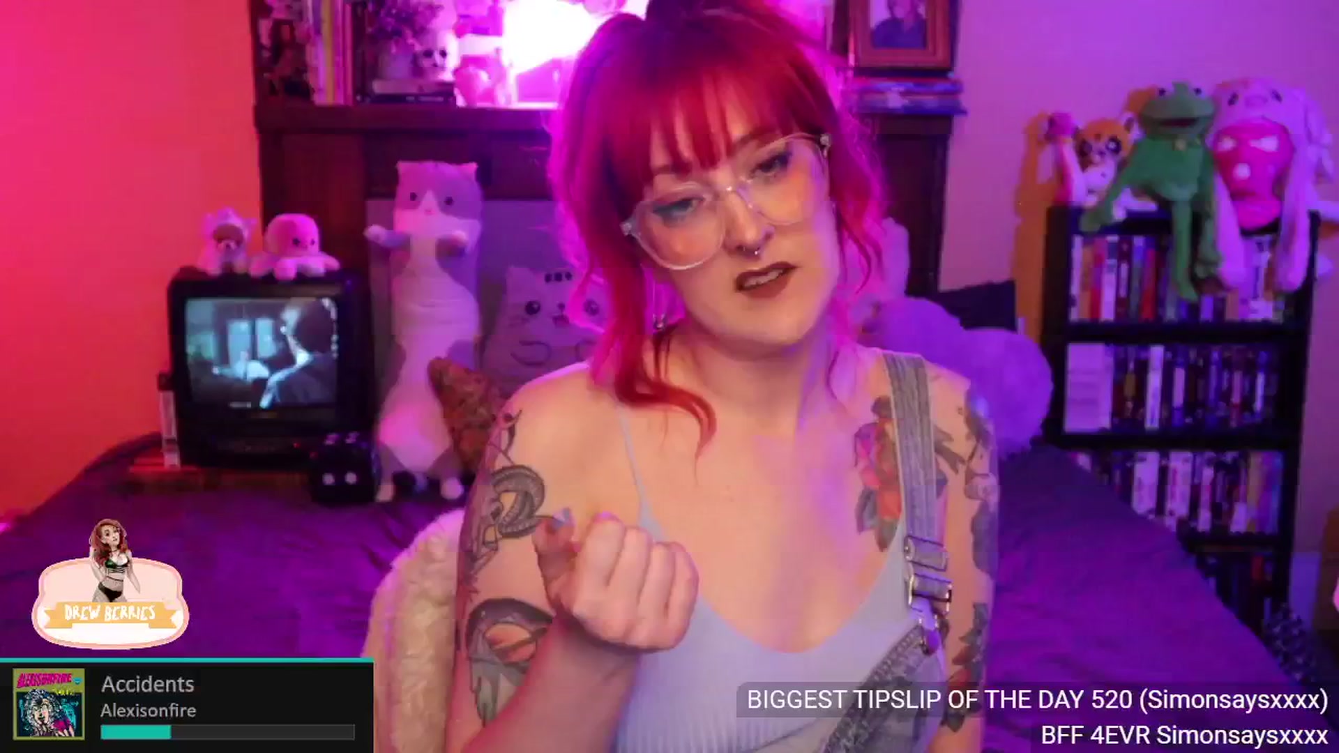 Gallery image thumbnail from DrewBerries's myfreecams stream on, 05/15/2024, 02:19 image 5 of 20