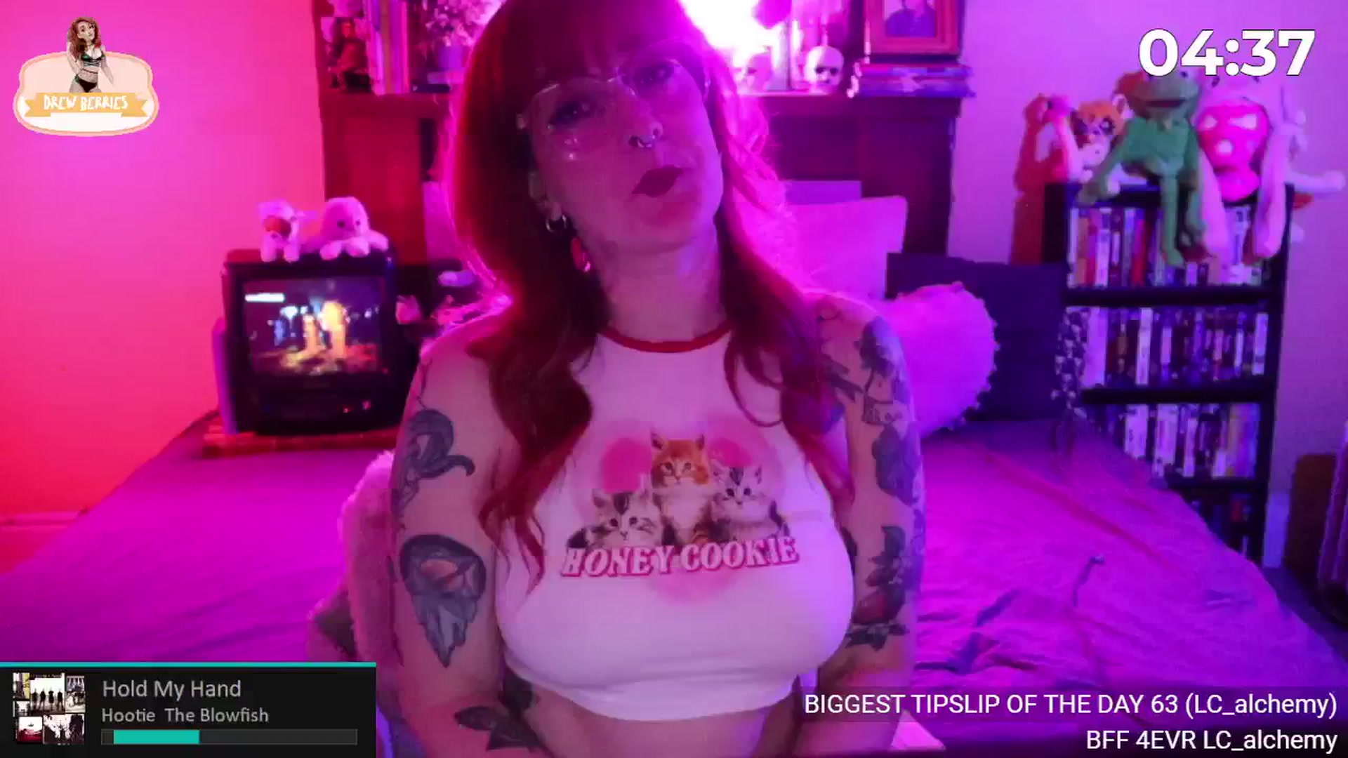Gallery image thumbnail from DrewBerries's myfreecams stream on, 05/25/2024, 24:03 image 1 of 20