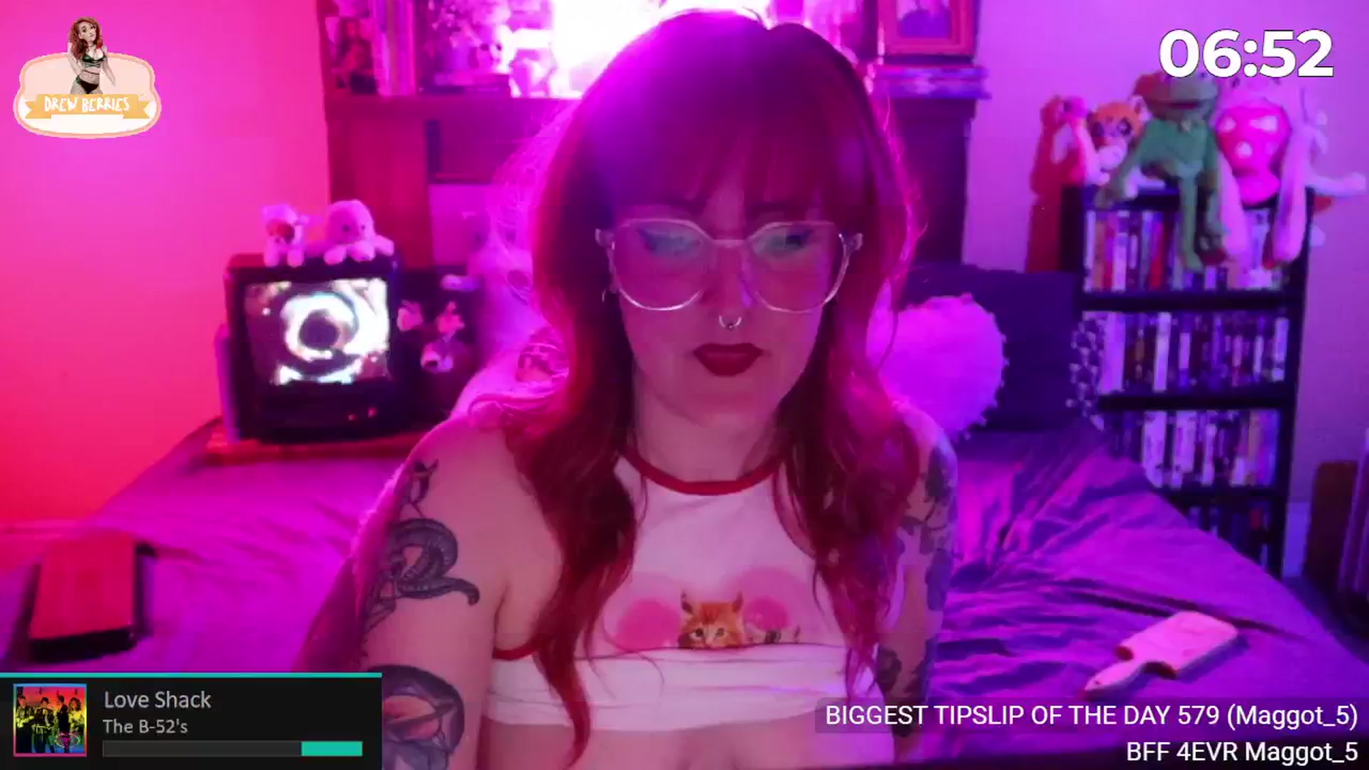 Gallery image thumbnail from DrewBerries's myfreecams stream on, 05/25/2024, 24:03 image 11 of 20