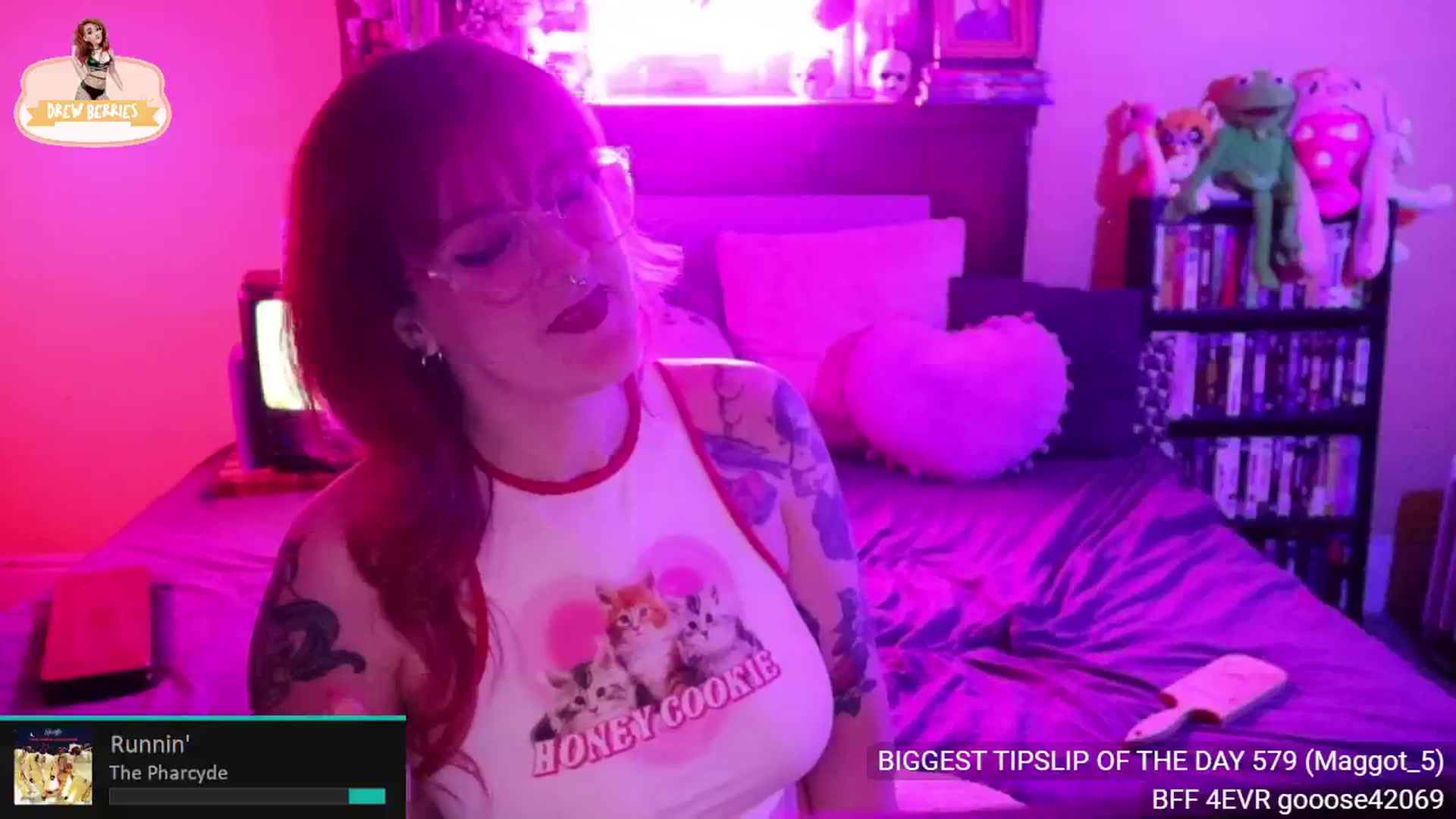 Gallery image thumbnail from DrewBerries's myfreecams stream on, 05/25/2024, 02:40 image 16 of 20