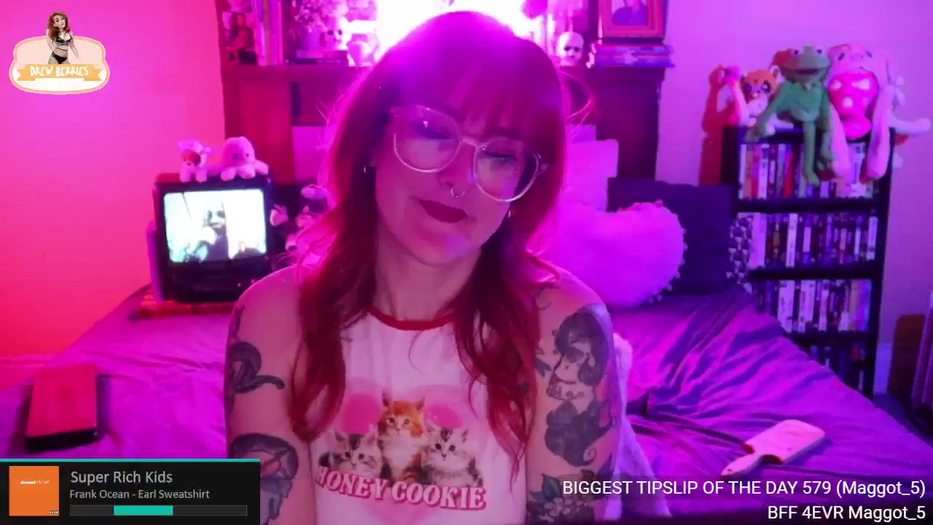 Gallery image thumbnail from DrewBerries's myfreecams stream on, 05/25/2024, 02:40 image 8 of 20