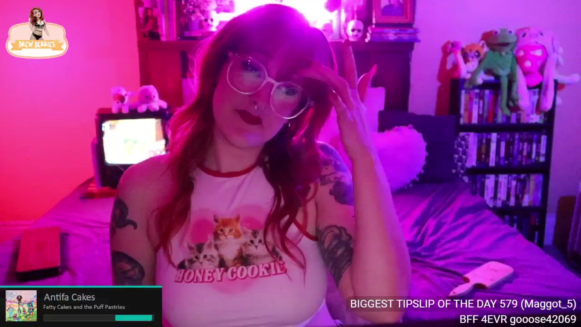 Gallery image thumbnail from DrewBerries's myfreecams stream on, 05/25/2024, 02:40 image 17 of 20