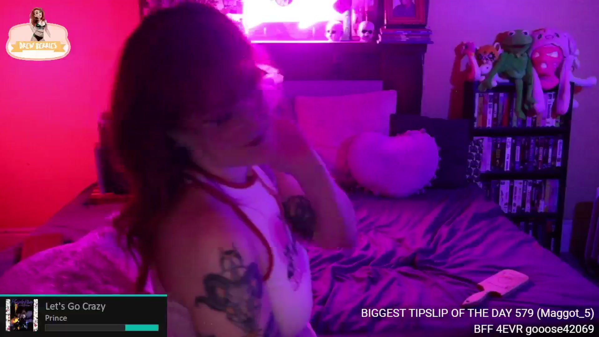 Gallery image thumbnail from DrewBerries's myfreecams stream on, 05/25/2024, 02:40 image 20 of 20
