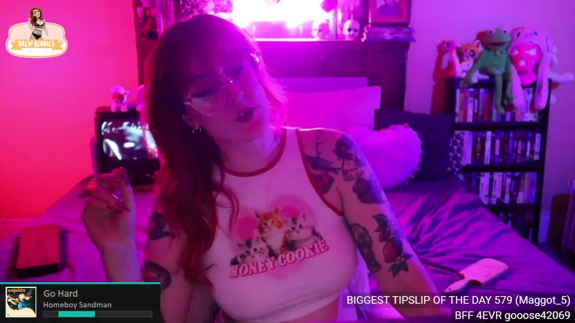 Gallery image thumbnail from DrewBerries's myfreecams stream on, 05/25/2024, 02:40 image 19 of 20