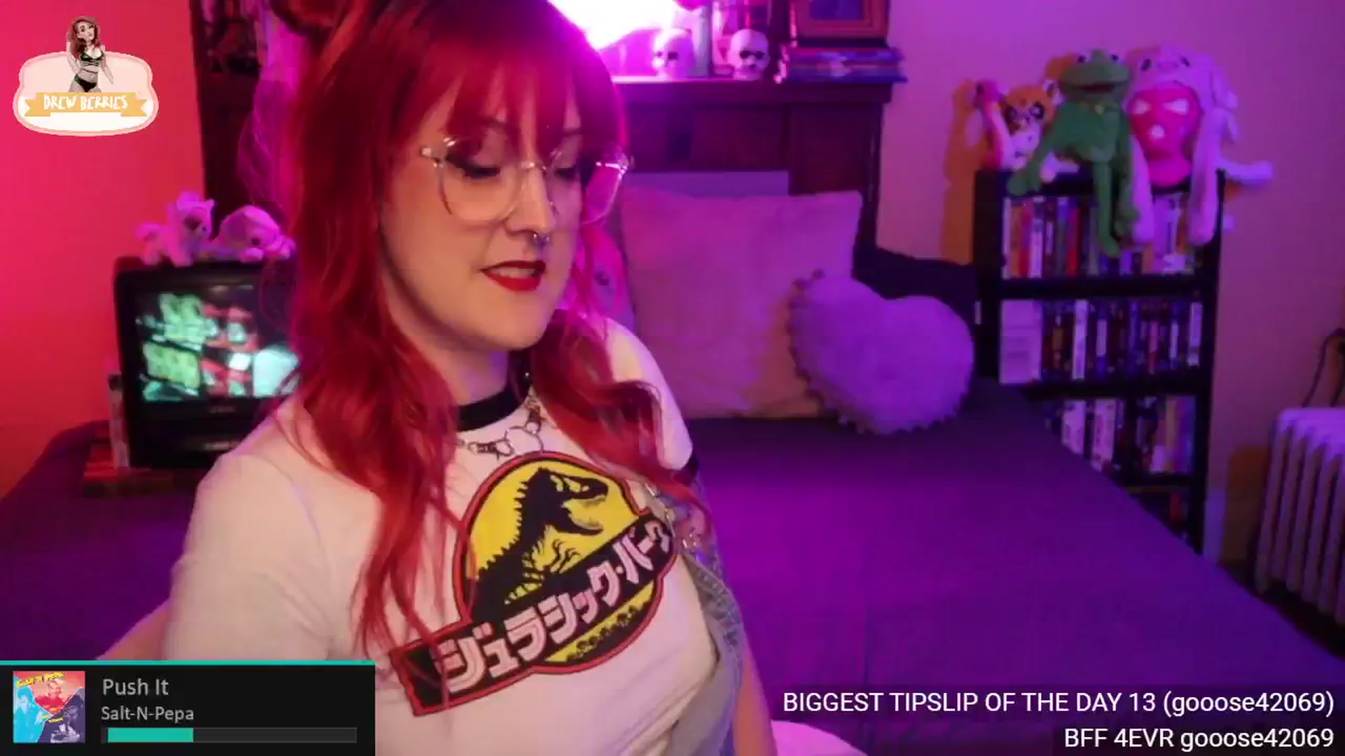 Gallery image thumbnail from DrewBerries's myfreecams stream on, 05/29/2024, 24:03 image 1 of 20
