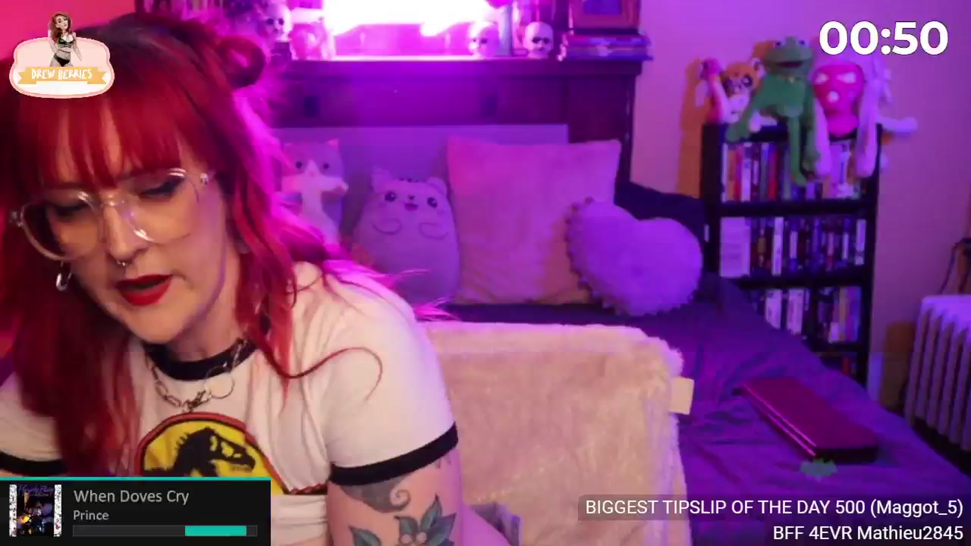 Gallery image thumbnail from DrewBerries's myfreecams stream on, 05/29/2024, 24:03 image 16 of 20