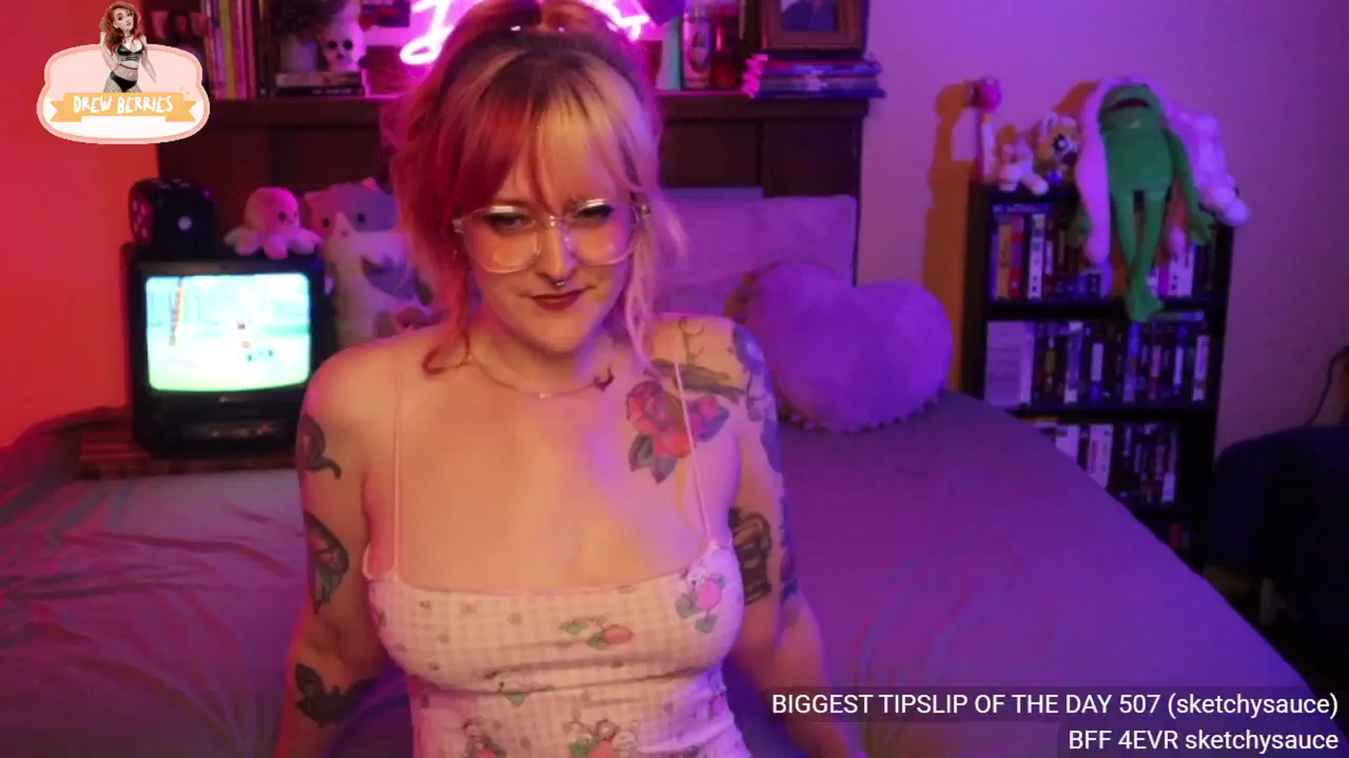 Gallery image thumbnail from DrewBerries's myfreecams stream on, 04/15/2026, 24:41 image 1 of 20