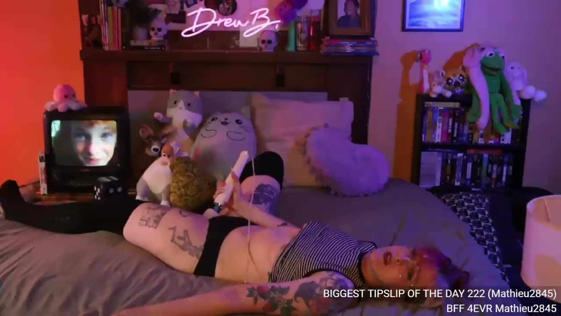 Gallery image thumbnail from DrewBerries's myfreecams stream on, 08/05/2026, 24:39 image 9 of 20