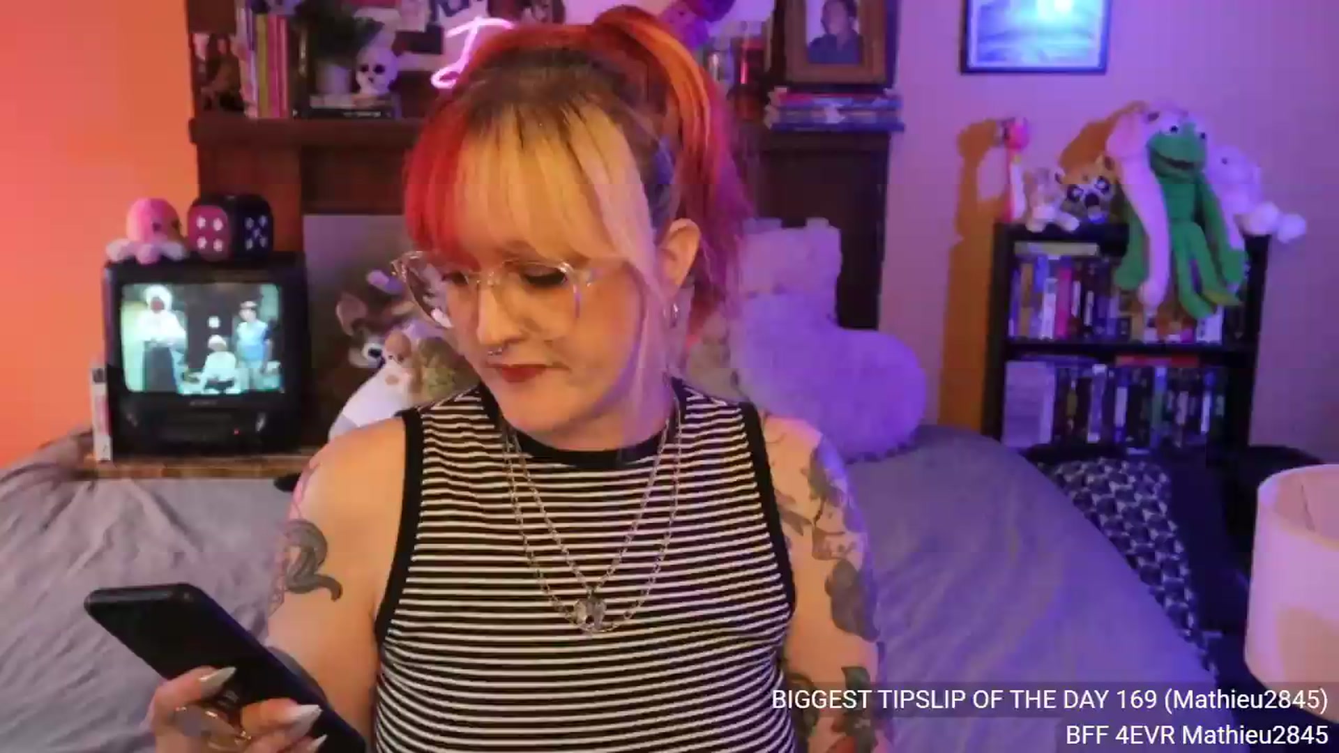 Gallery image thumbnail from DrewBerries's myfreecams stream on, 08/05/2026, 24:39 image 2 of 20