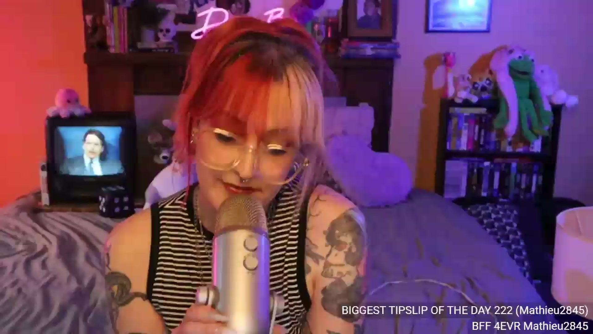 Gallery image thumbnail from DrewBerries's myfreecams stream on, 08/05/2026, 24:39 image 10 of 20