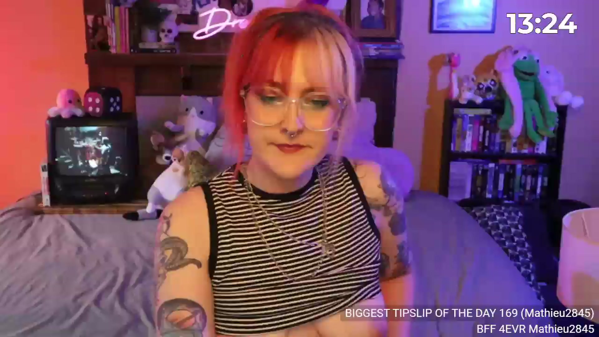 Gallery image thumbnail from DrewBerries's myfreecams stream on, 08/05/2026, 24:39 image 5 of 20