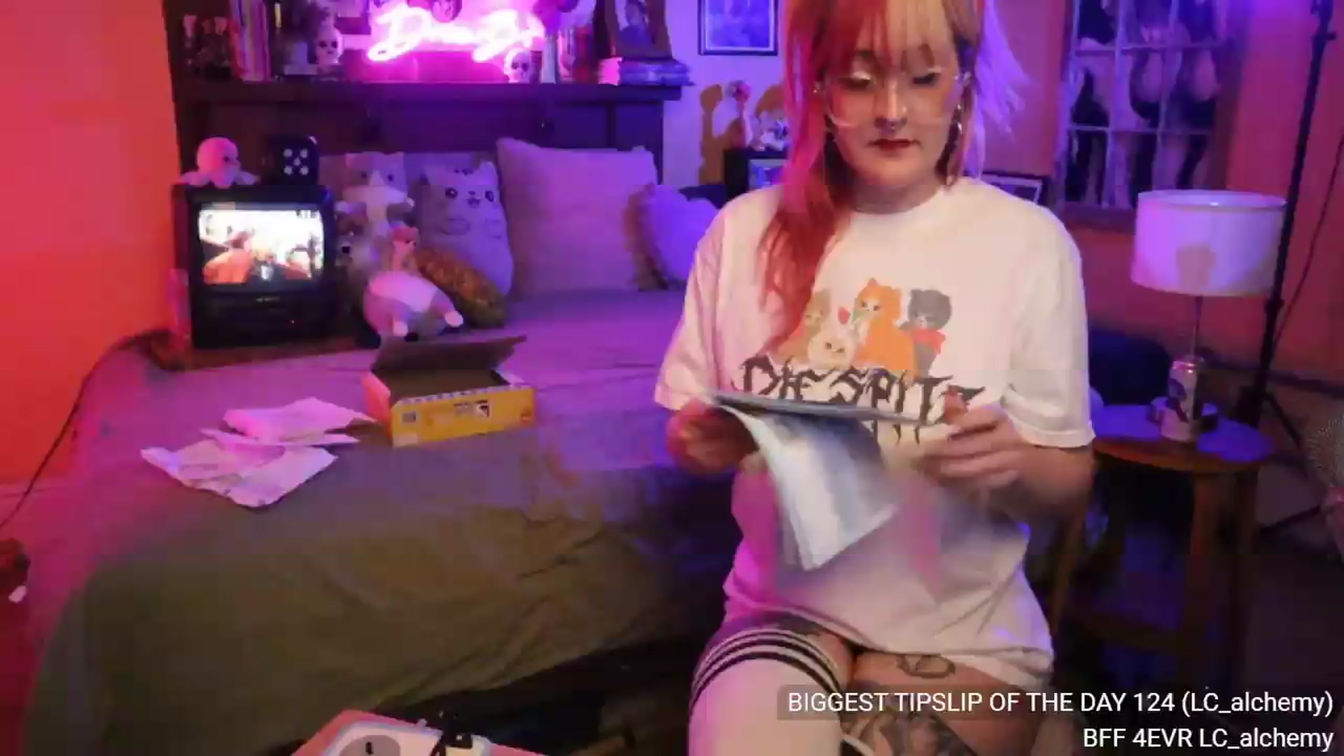 Gallery image thumbnail from DrewBerries's myfreecams stream on, 08/11/2026, 24:35 image 17 of 20