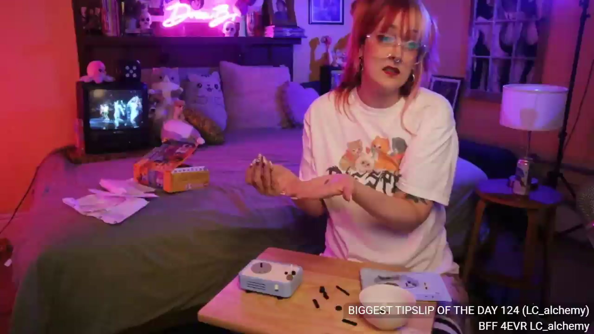 Gallery image thumbnail from DrewBerries's myfreecams stream on, 08/11/2026, 24:35 image 4 of 20