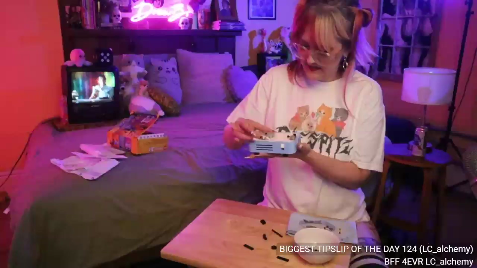 Gallery image thumbnail from DrewBerries's myfreecams stream on, 08/11/2026, 24:35 image 2 of 20
