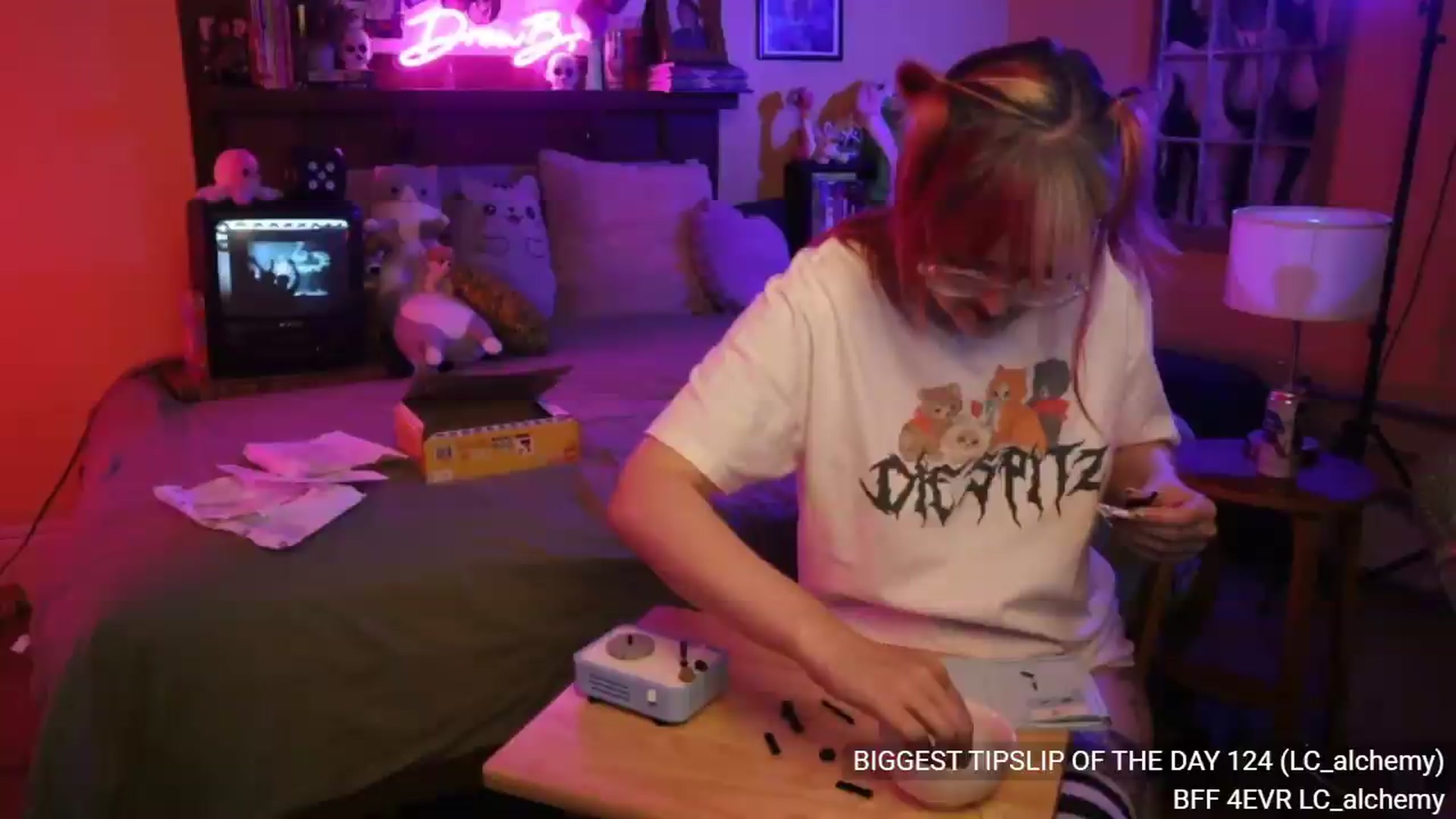 Gallery image thumbnail from DrewBerries's myfreecams stream on, 08/11/2026, 24:35 image 6 of 20