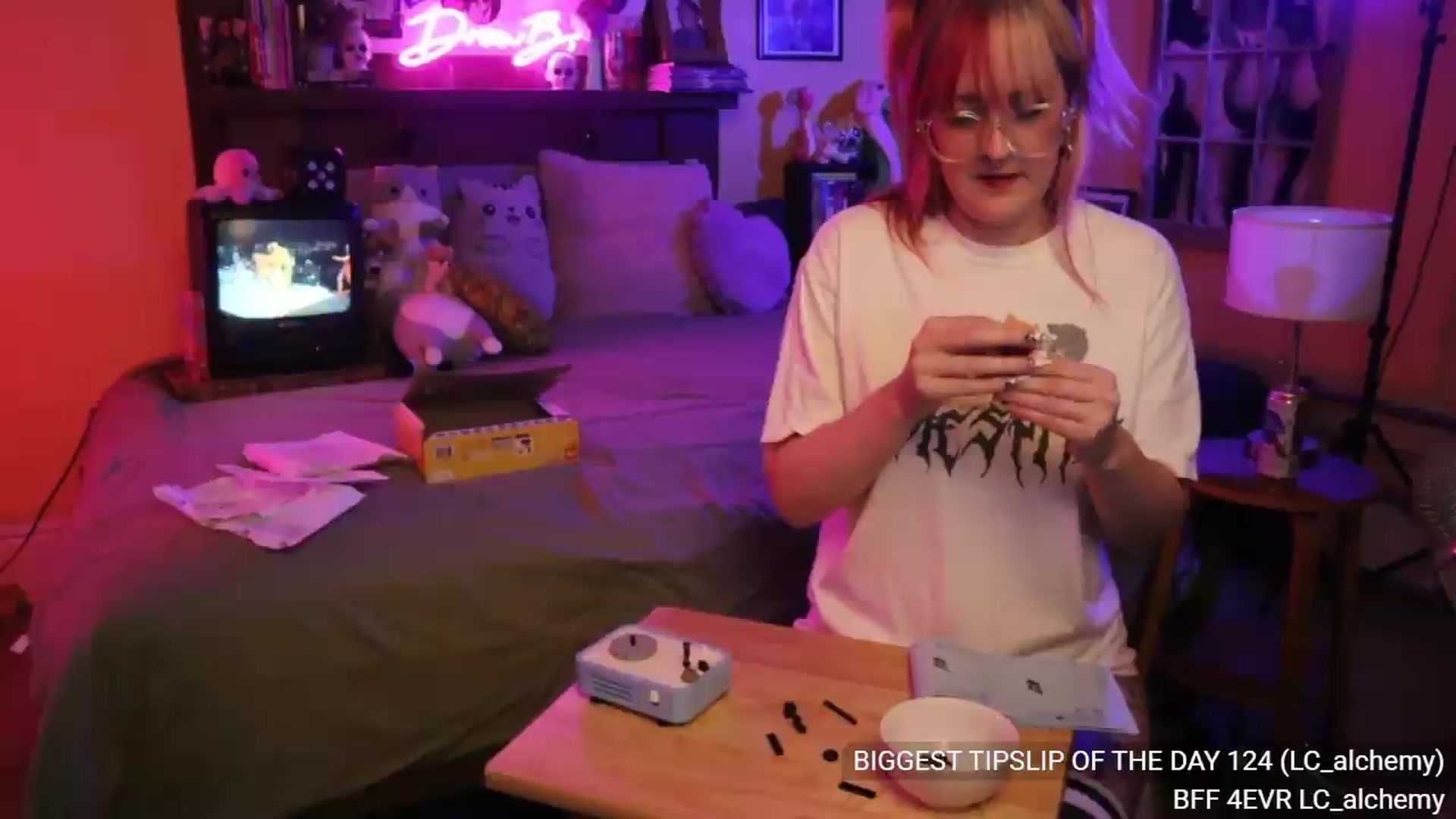 Gallery image thumbnail from DrewBerries's myfreecams stream on, 08/11/2026, 24:35 image 7 of 20
