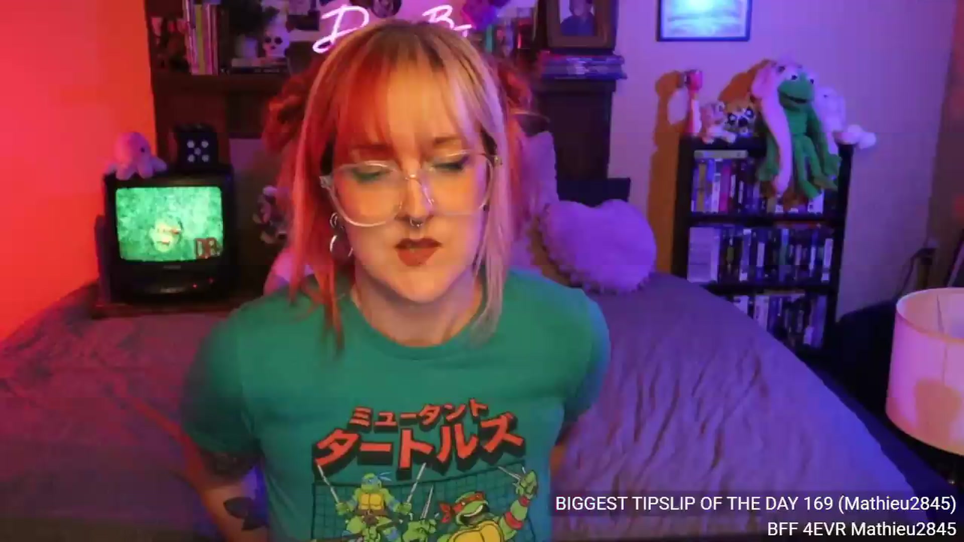 Gallery image thumbnail from DrewBerries's myfreecams stream on, 08/15/2026, 24:40 image 19 of 20