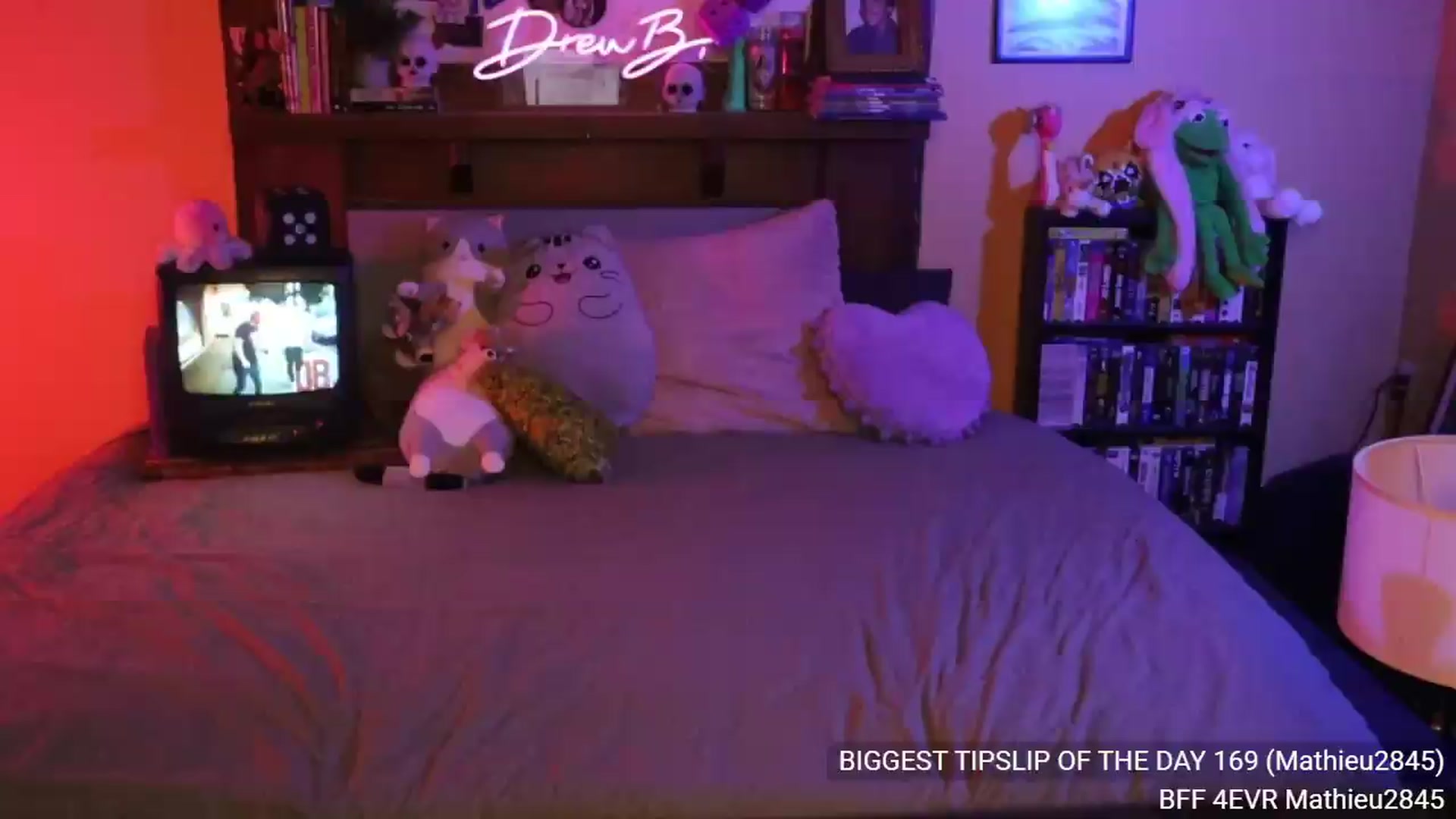 Gallery image thumbnail from DrewBerries's myfreecams stream on, 08/15/2026, 24:40 image 8 of 20