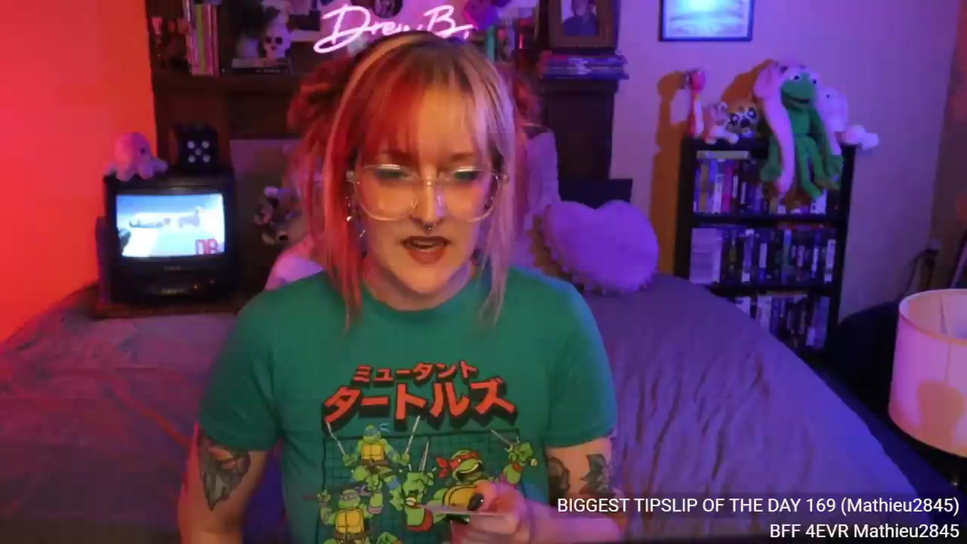 Gallery image thumbnail from DrewBerries's myfreecams stream on, 08/15/2026, 24:40 image 12 of 20