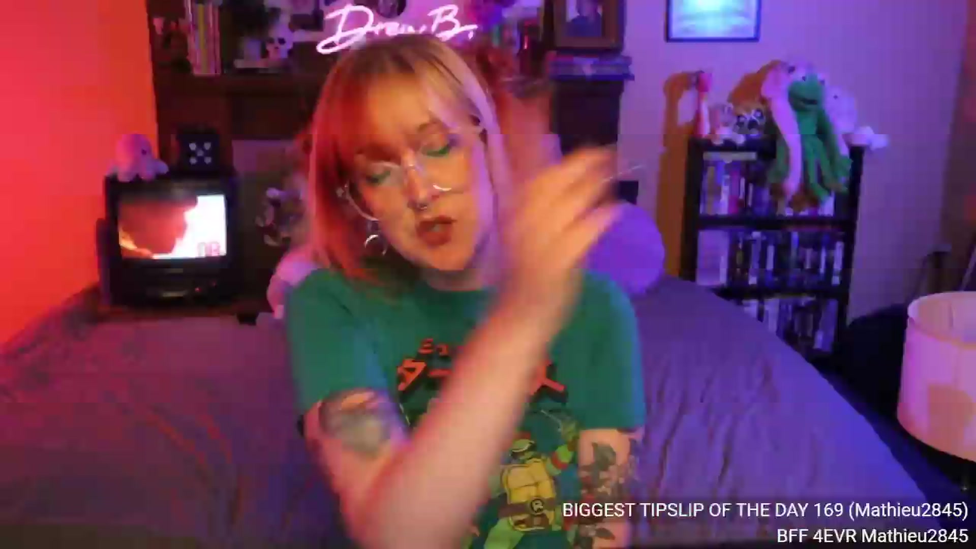 Gallery image thumbnail from DrewBerries's myfreecams stream on, 08/15/2026, 24:40 image 11 of 20