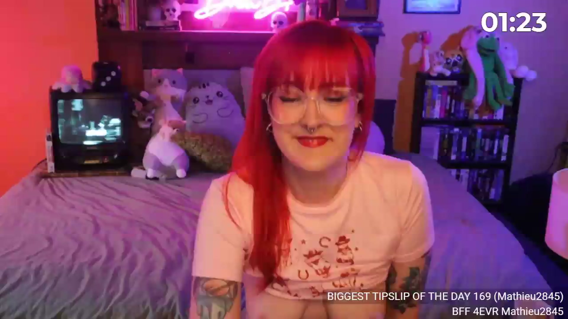 Gallery image thumbnail from DrewBerries's myfreecams stream on, 08/18/2026, 24:02 image 10 of 20