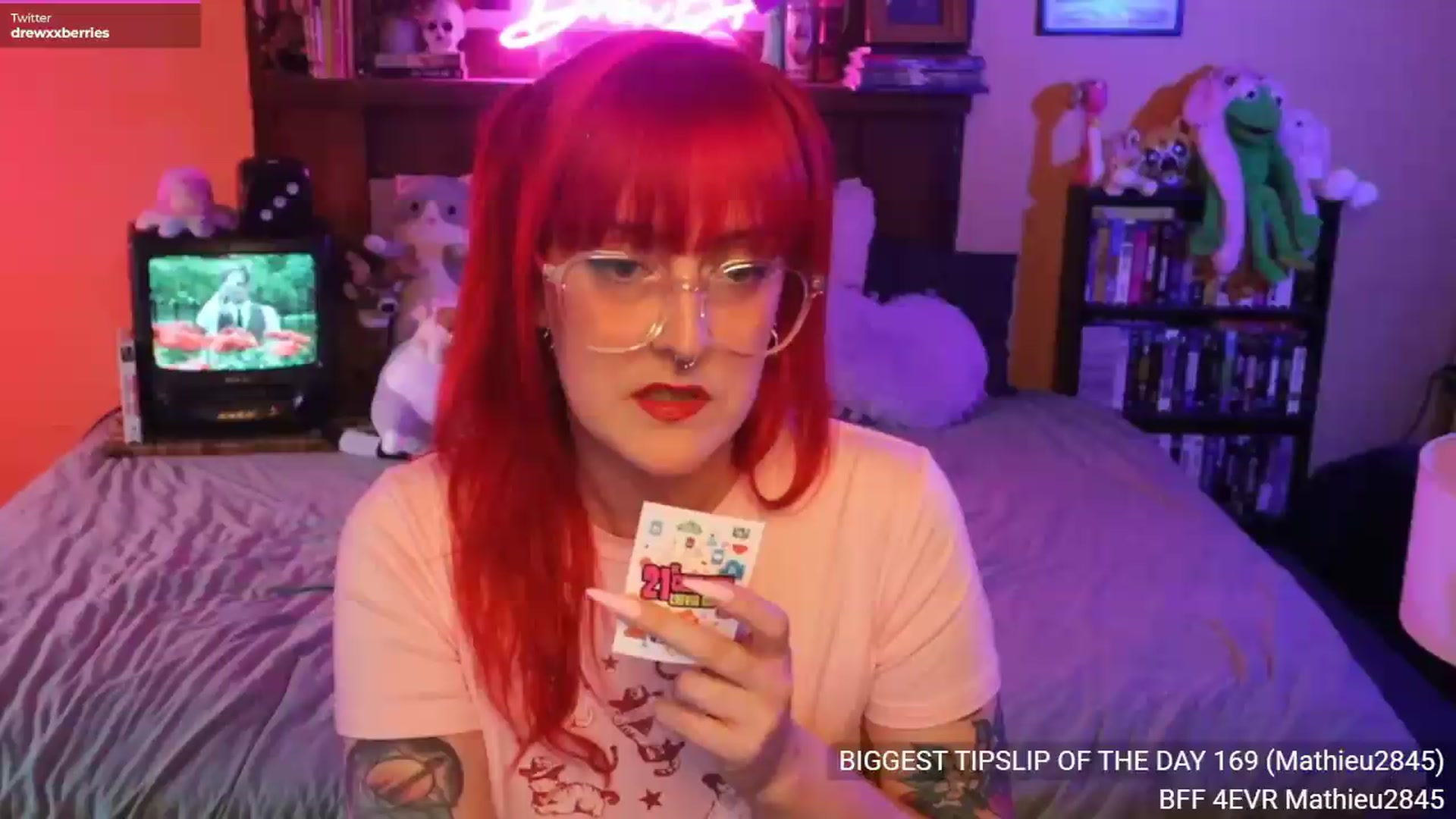 Gallery image thumbnail from DrewBerries's myfreecams stream on, 08/18/2026, 24:02 image 4 of 20