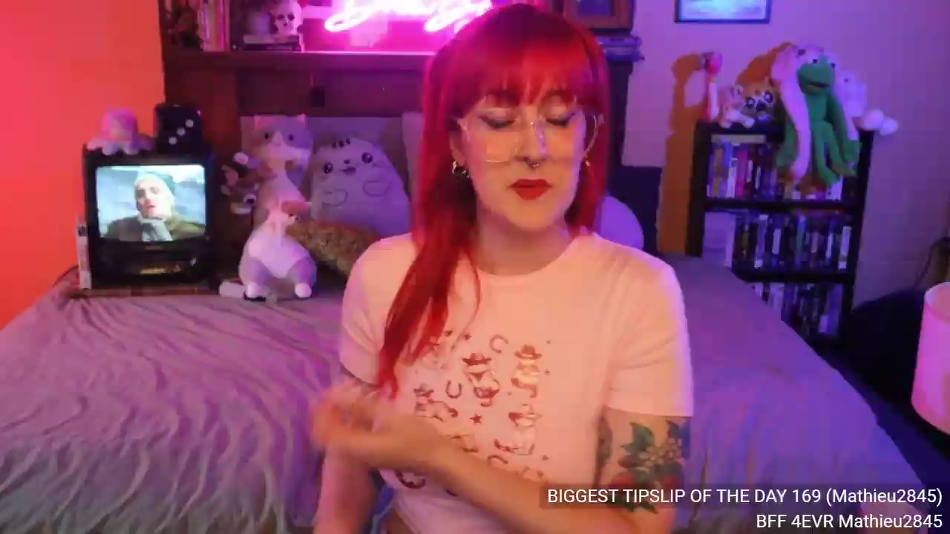 Gallery image thumbnail from DrewBerries's myfreecams stream on, 08/18/2026, 24:02 image 13 of 20