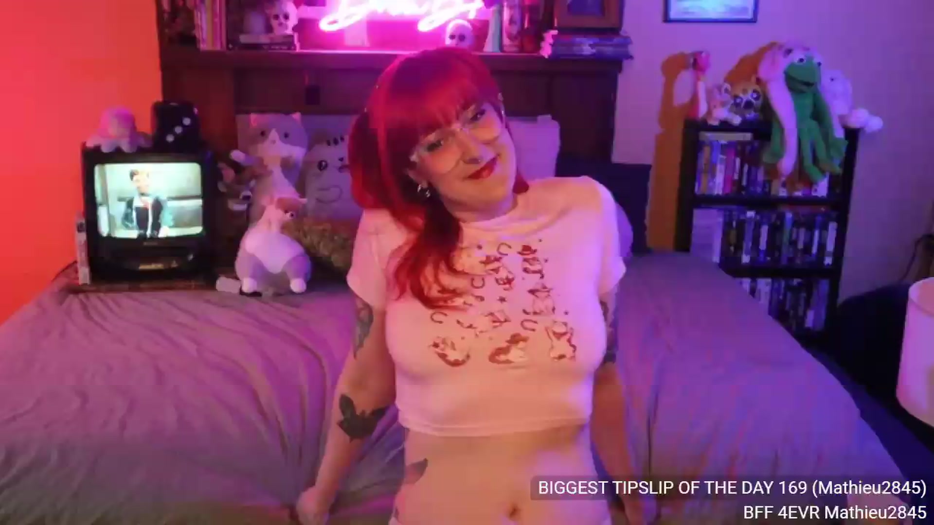 Gallery image thumbnail from DrewBerries's myfreecams stream on, 08/18/2026, 24:02 image 18 of 20