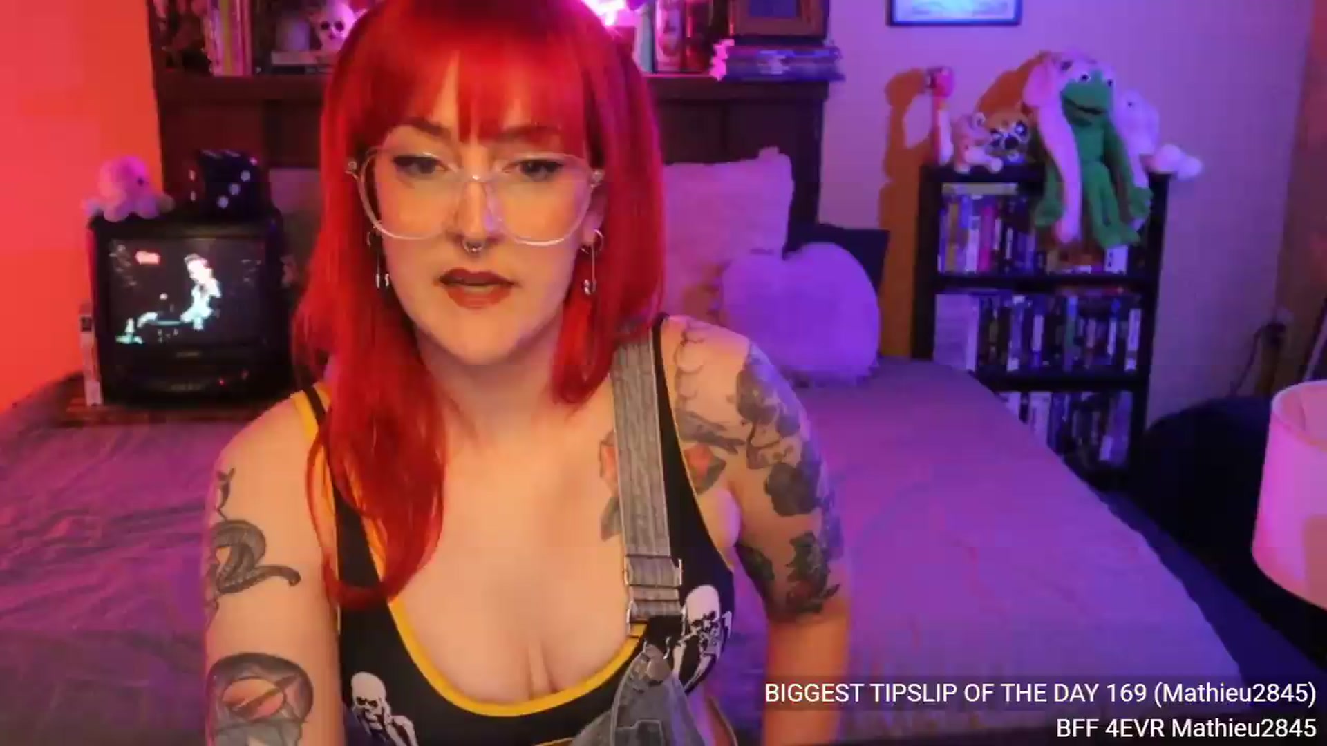 Gallery image thumbnail from DrewBerries's myfreecams stream on, 08/19/2026, 24:01 image 15 of 20