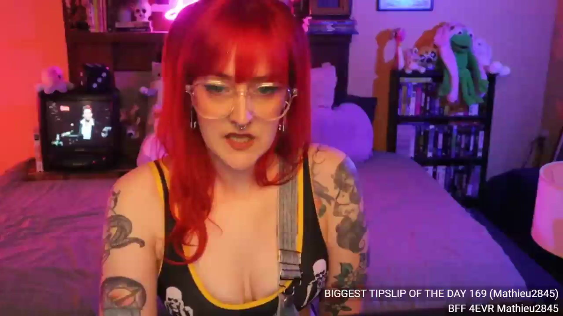 Gallery image thumbnail from DrewBerries's myfreecams stream on, 08/19/2026, 24:01 image 16 of 20