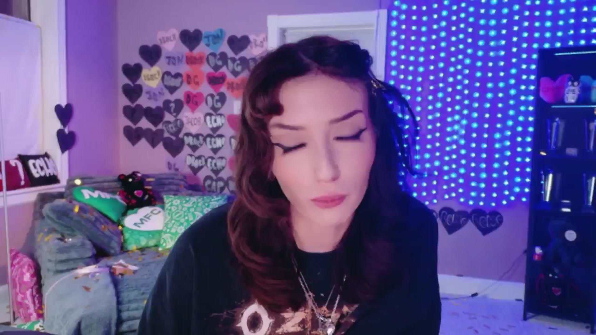 Gallery image thumbnail from DrocksAriel's myfreecams stream on, 03/01/2026, 02:19 image 16 of 20