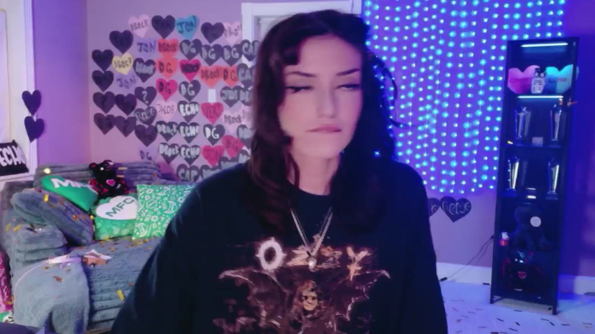 Gallery image thumbnail from DrocksAriel's myfreecams stream on, 03/01/2026, 02:19 image 18 of 20