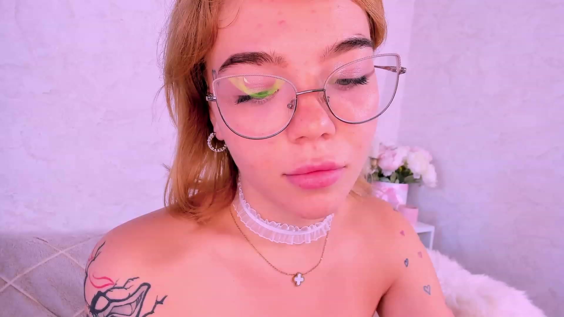 Gallery image thumbnail from Droolgirl's myfreecams stream on, 08/05/2023, 10:18 image 10 of 20
