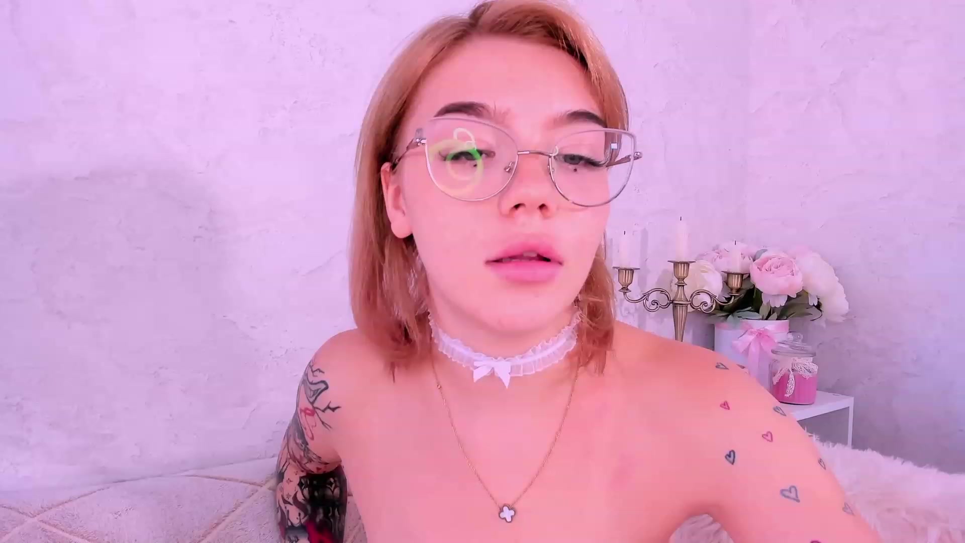 Gallery image thumbnail from Droolgirl's myfreecams stream on, 08/21/2023, 05:33 image 5 of 20