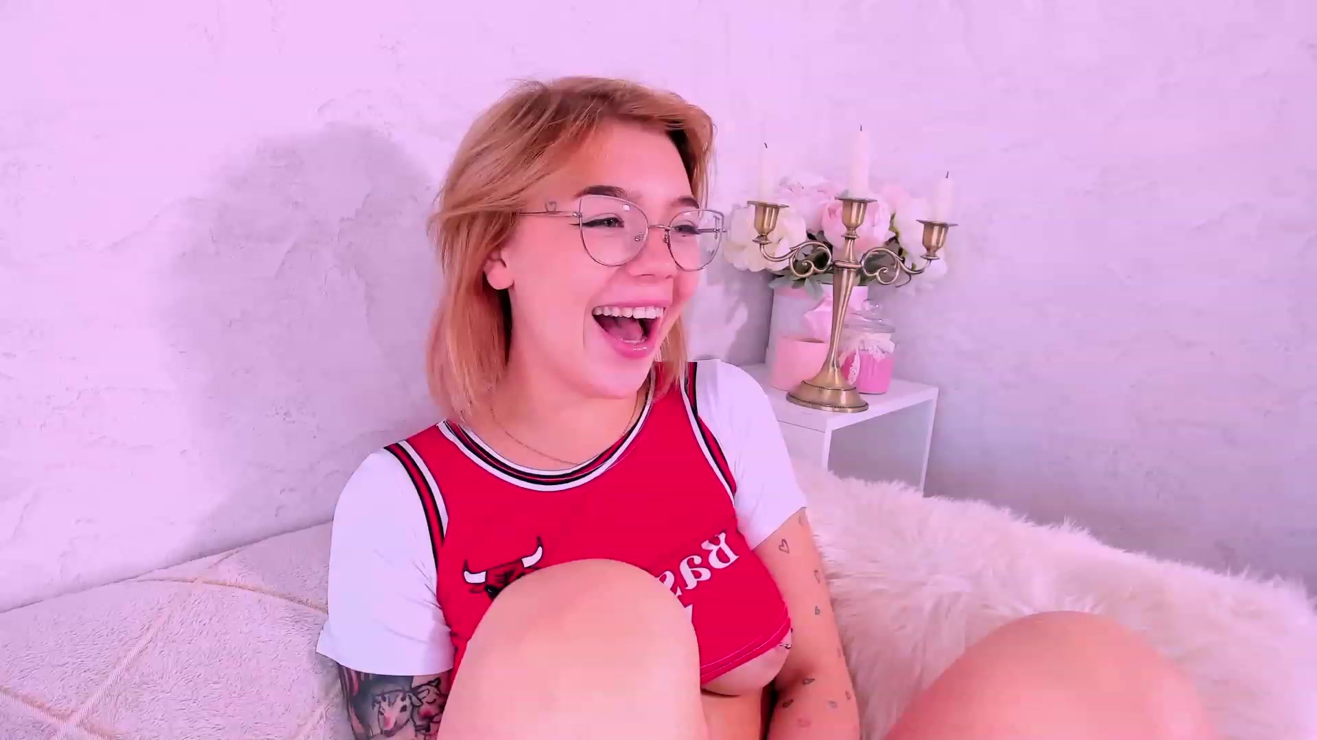 Gallery image thumbnail from Droolgirl's myfreecams stream on, 08/25/2023, 07:14 image 3 of 20