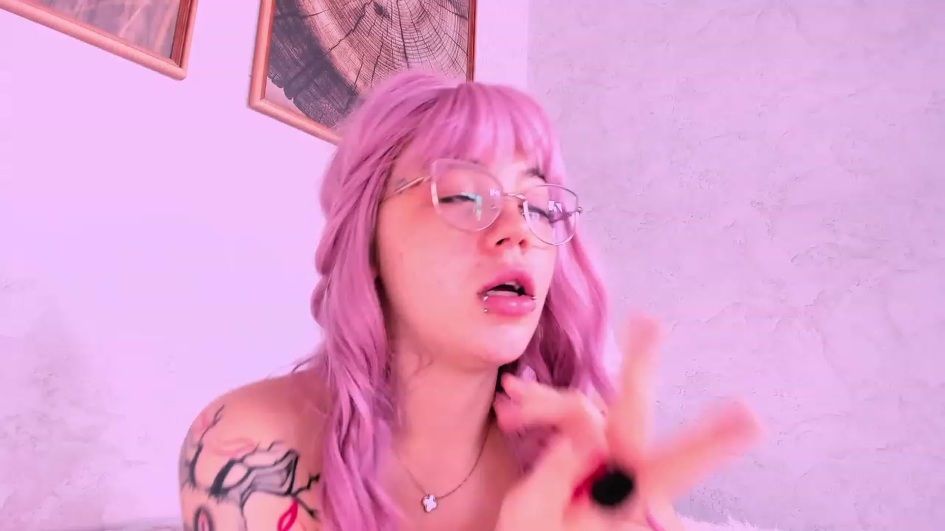 Gallery image thumbnail from Droolgirl's myfreecams stream on, 10/16/2023, 08:26 image 19 of 20