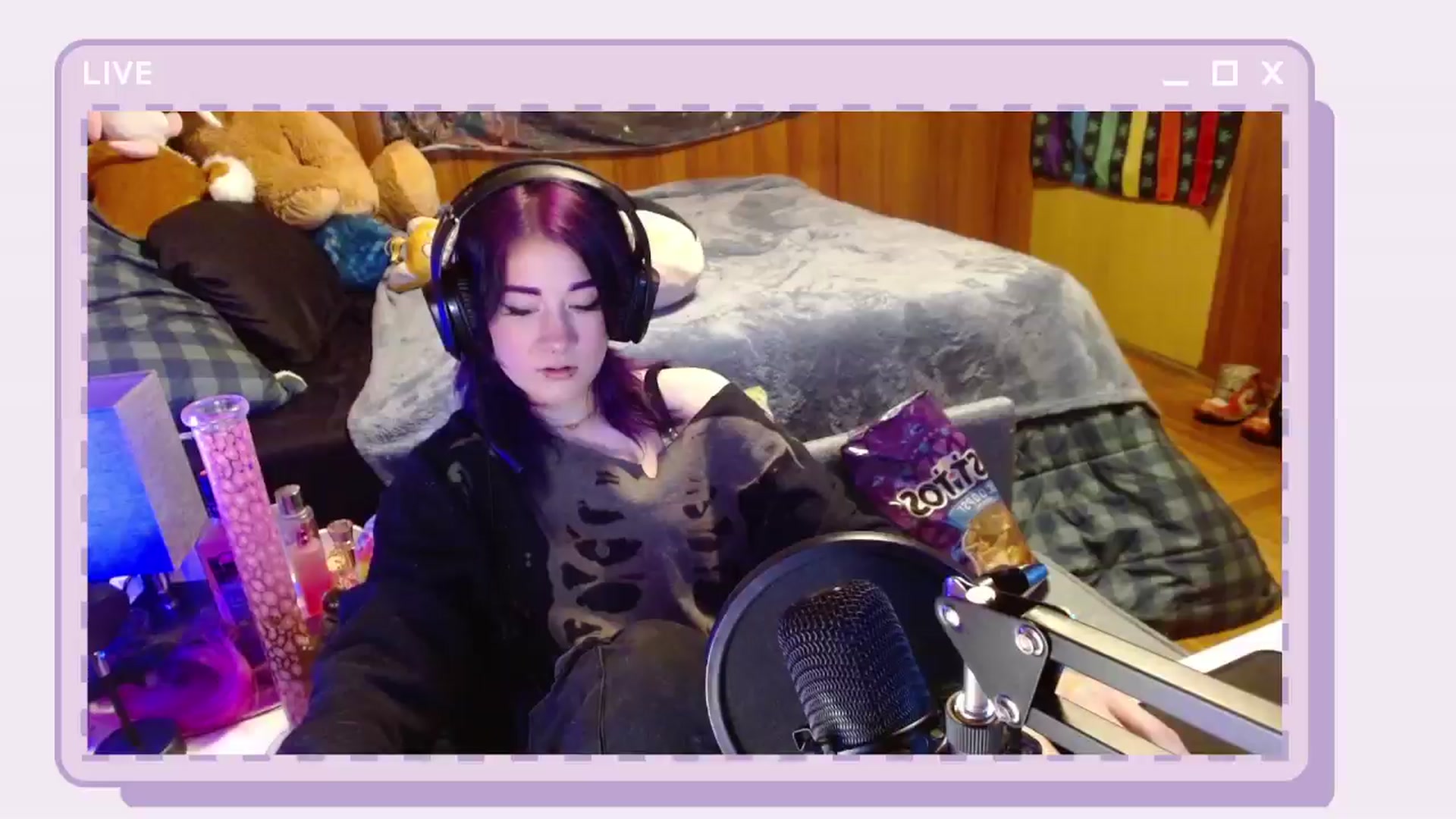 Gallery image thumbnail from Drtybngrat's myfreecams stream on, 05/18/2025, 03:13 image 5 of 20