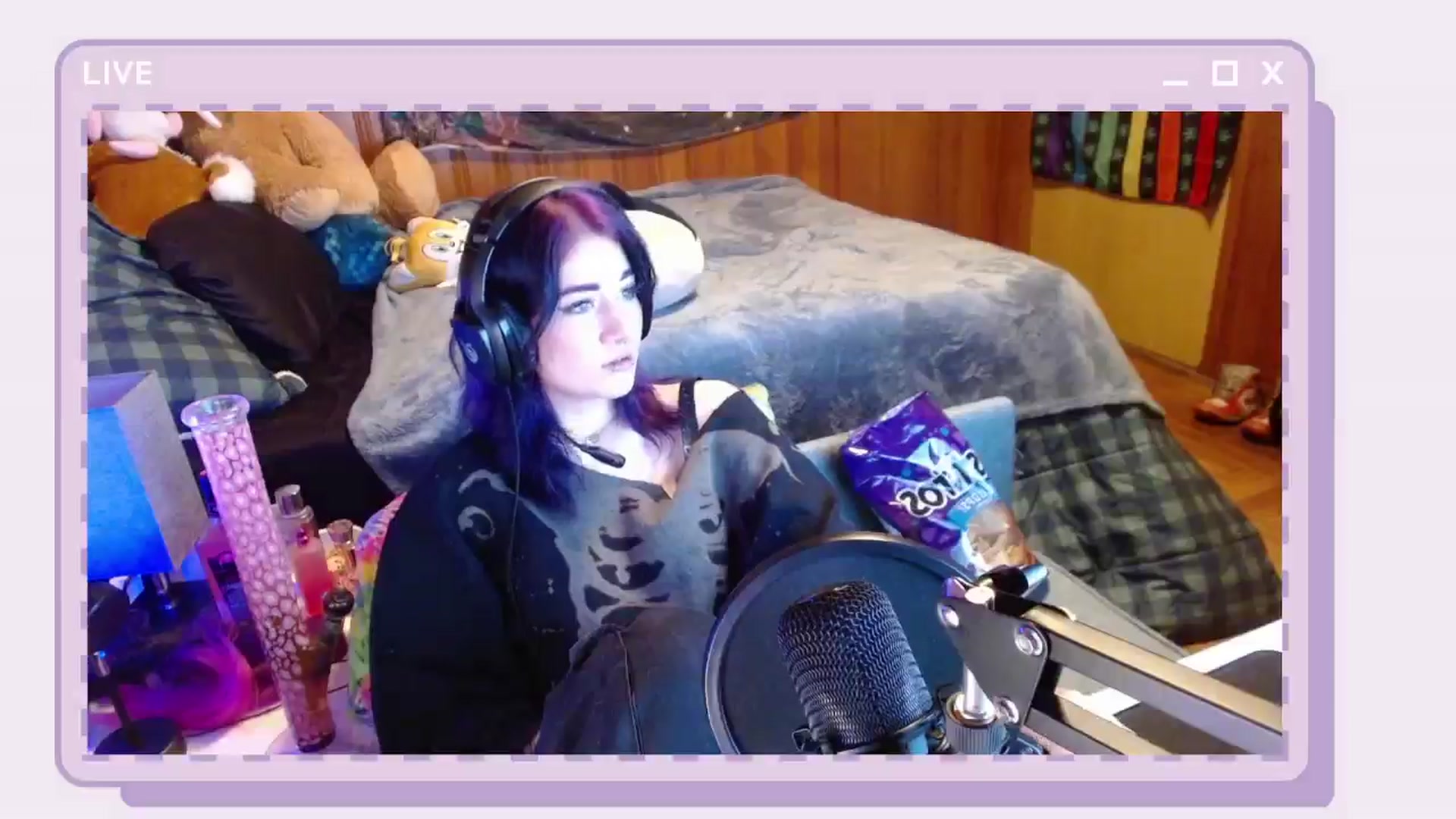 Gallery image thumbnail from Drtybngrat's myfreecams stream on, 05/18/2025, 03:13 image 6 of 20