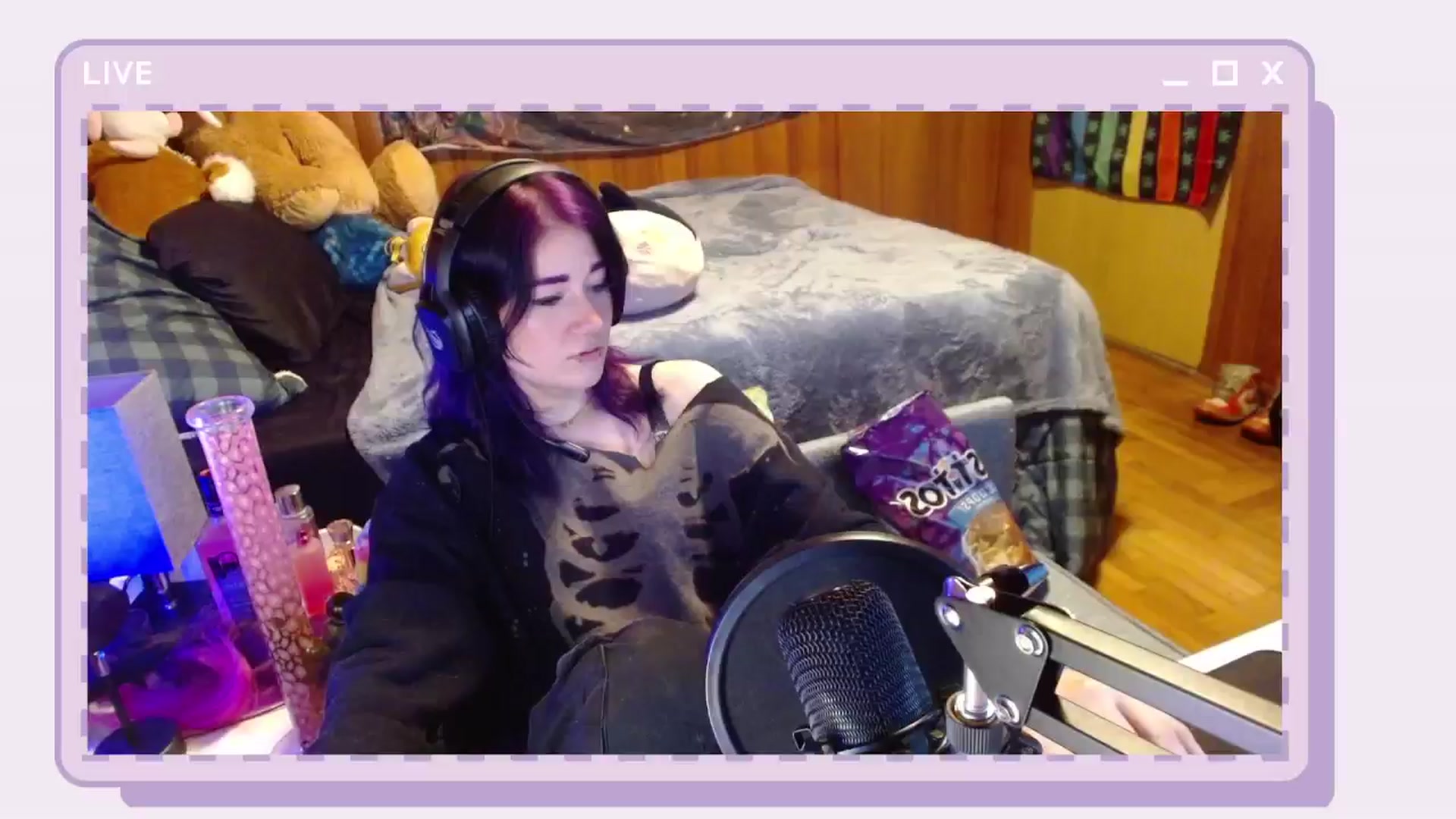 Gallery image thumbnail from Drtybngrat's myfreecams stream on, 05/18/2025, 03:13 image 4 of 20