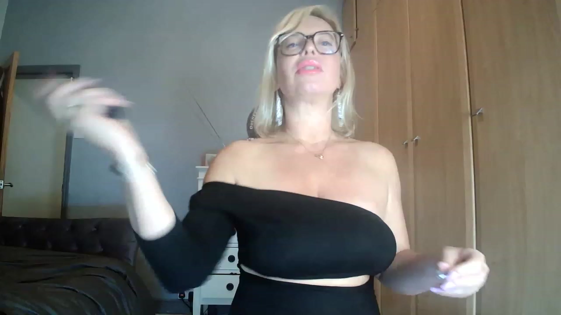 Gallery image thumbnail from Duchessfilth's myfreecams stream on, 11/26/2022, 21:48 image 12 of 20