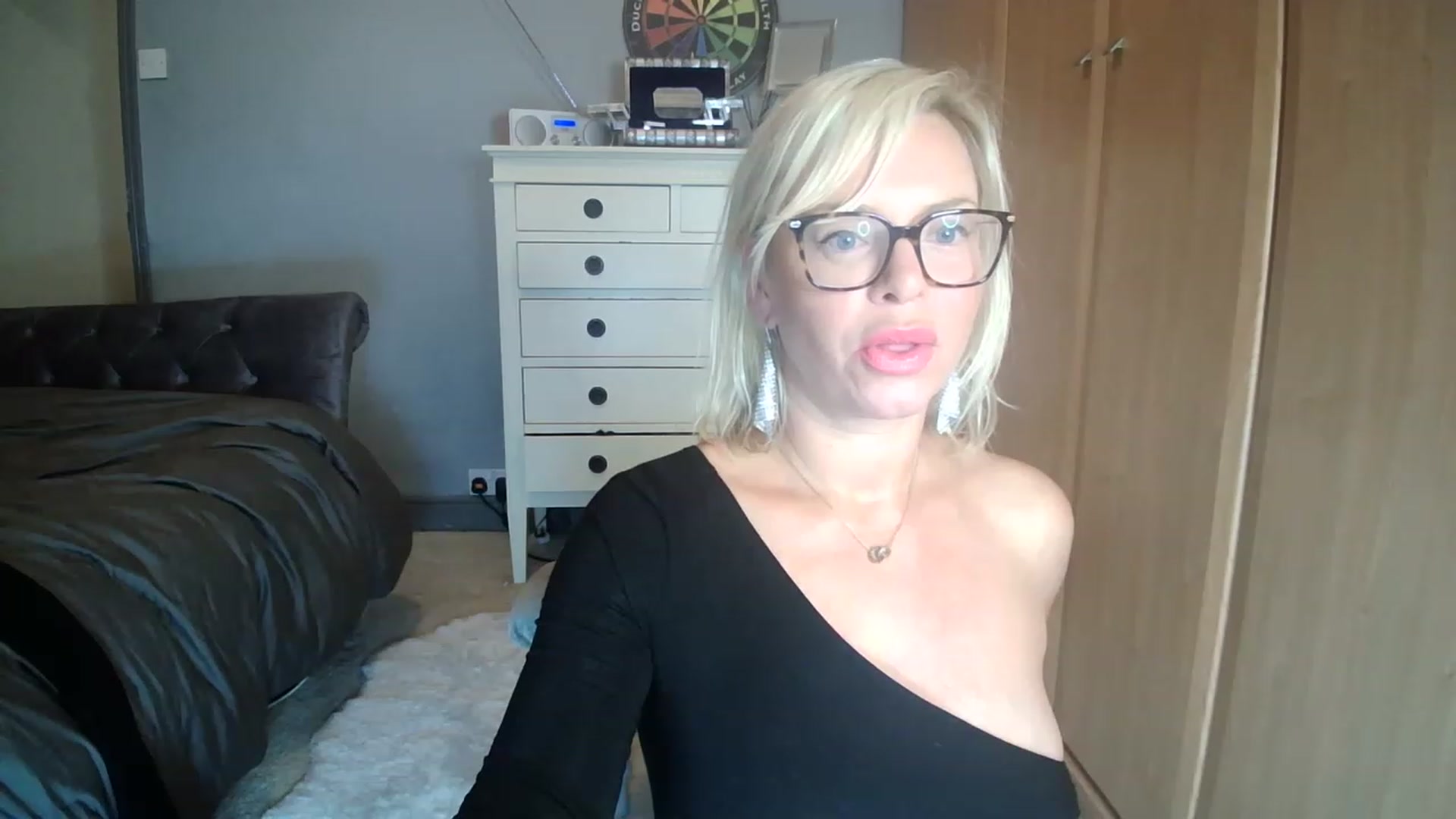 Gallery image thumbnail from Duchessfilth's myfreecams stream on, 11/26/2022, 21:48 image 8 of 20
