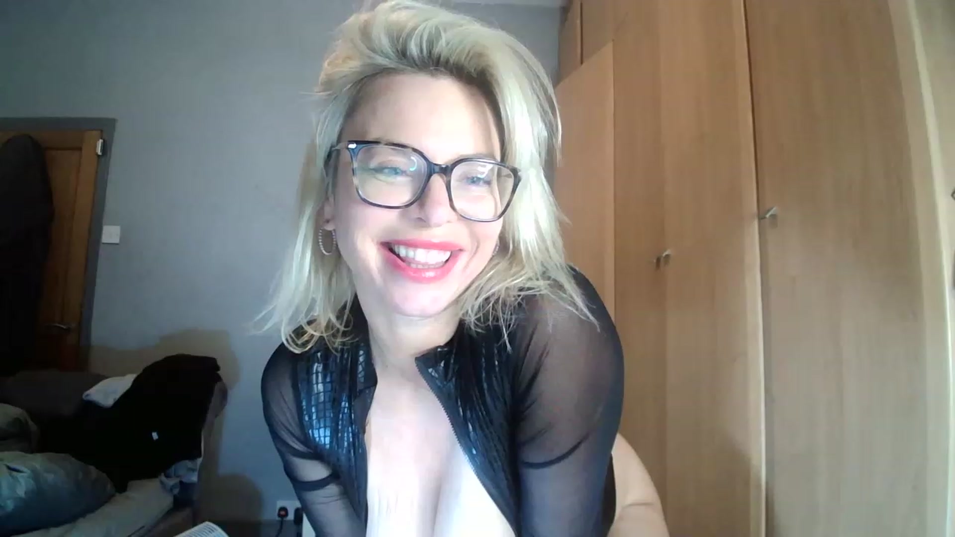 Gallery image thumbnail from Duchessfilth's myfreecams stream on, 12/16/2022, 21:21 image 11 of 20