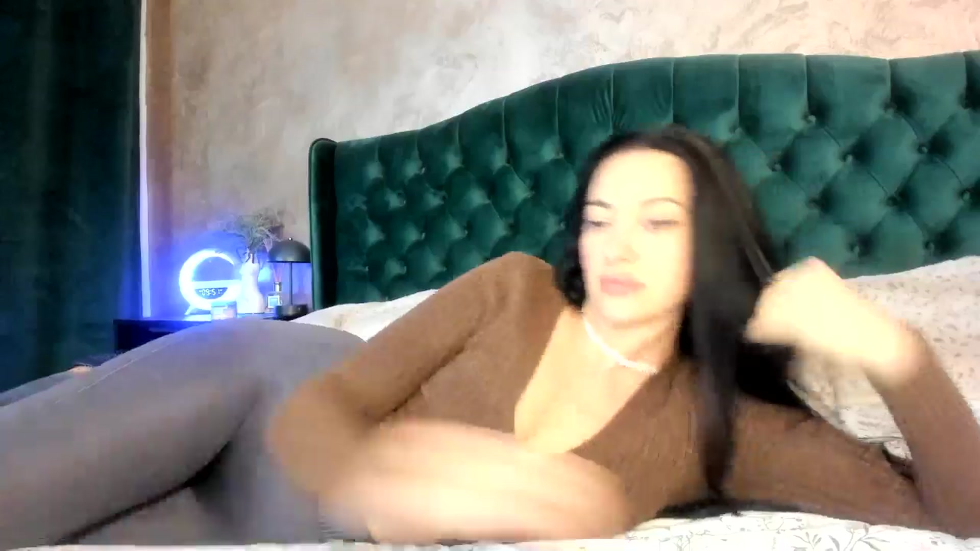 Gallery image thumbnail from Duchesssa's myfreecams stream on, 12/05/2024, 20:39 image 8 of 20