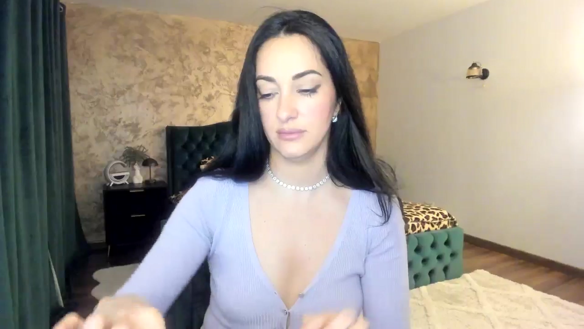 Gallery image thumbnail from Duchesssa's myfreecams stream on, 01/03/2025, 12:37 image 4 of 20