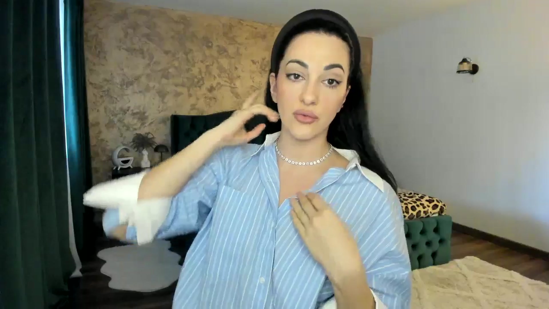 Gallery image thumbnail from Duchesssa's myfreecams stream on, 02/03/2025, 10:20 image 8 of 20