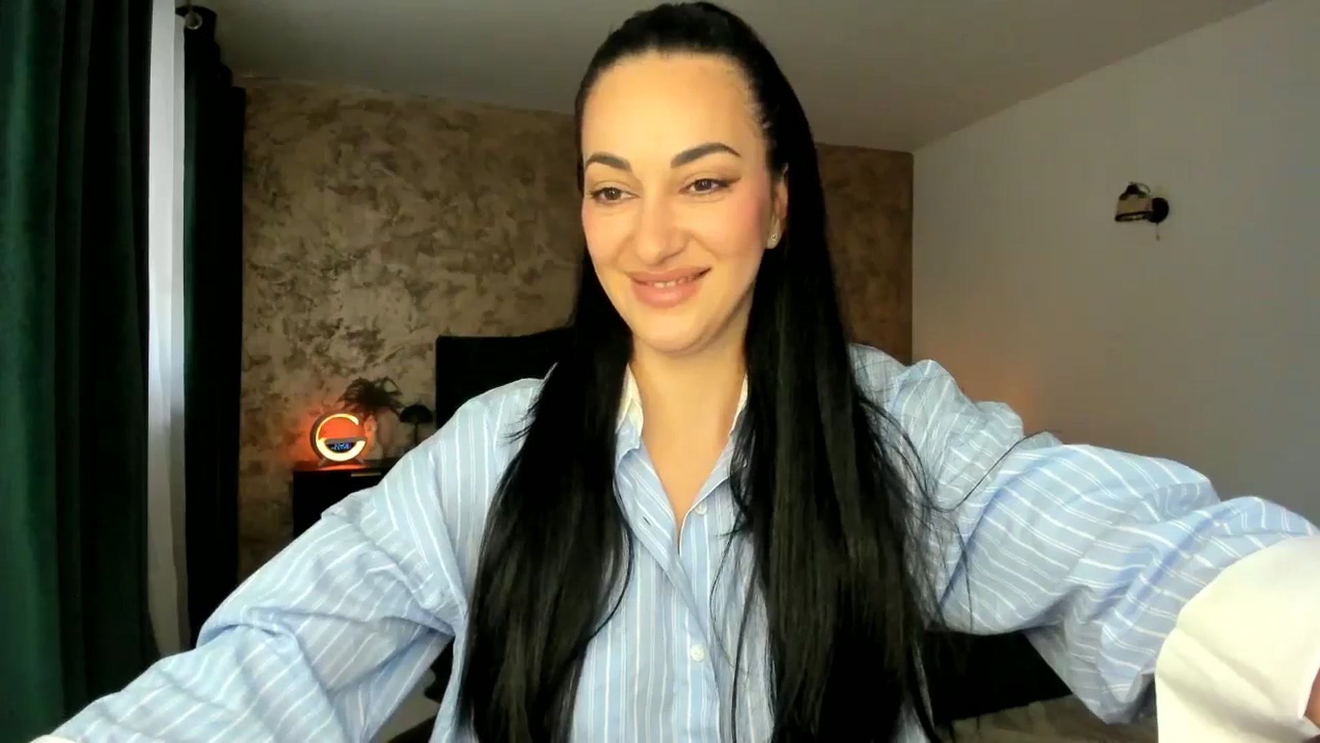 Gallery image thumbnail from Duchesssa's myfreecams stream on, 02/10/2025, 09:56 image 3 of 20