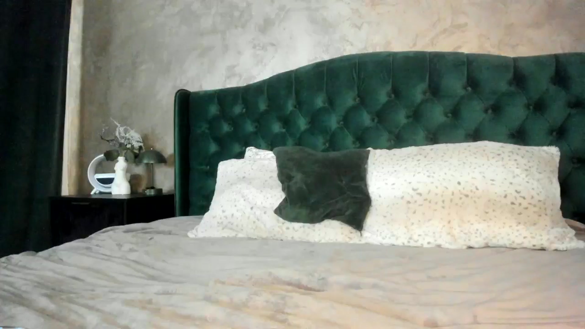 Gallery image thumbnail from Duchesssa's myfreecams stream on, 03/05/2025, 09:39 image 18 of 20
