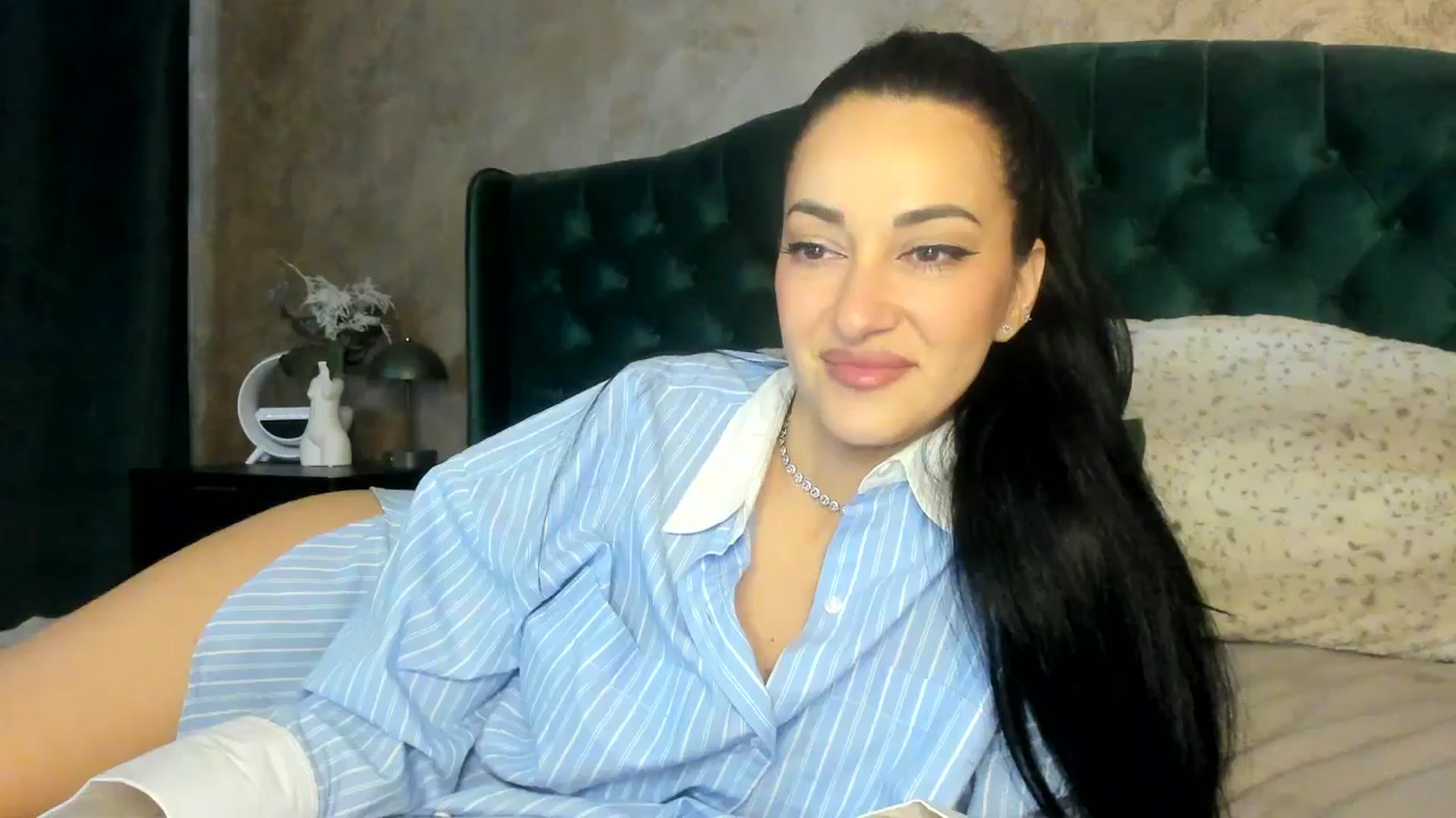 Gallery image thumbnail from Duchesssa's myfreecams stream on, 03/06/2025, 09:46 image 10 of 20