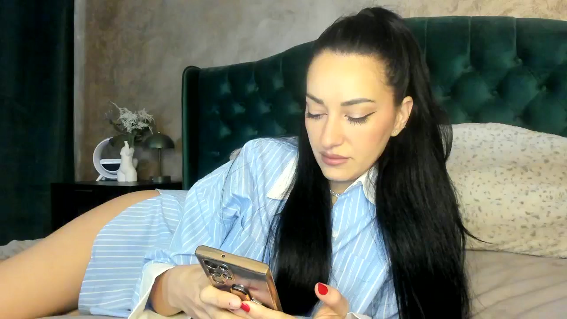 Gallery image thumbnail from Duchesssa's myfreecams stream on, 03/06/2025, 09:46 image 6 of 20